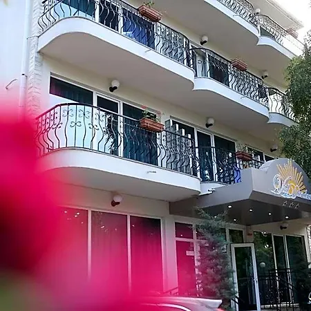 Diandra מלון 3*