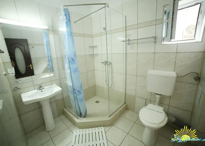 迪安德拉酒店 3*